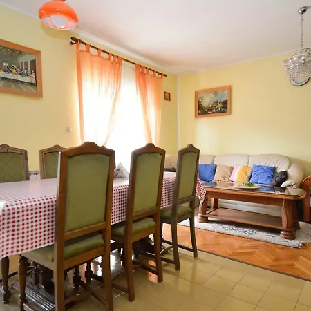 Apartment In Pula - Istrien 11443